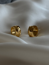 Load image into Gallery viewer, Hammered Hoops (SS)
