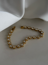 Load image into Gallery viewer, Jura
