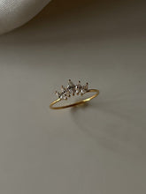 Load image into Gallery viewer, Halle
