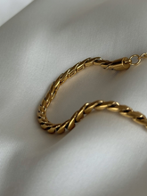 Load image into Gallery viewer, Faustine Necklace
