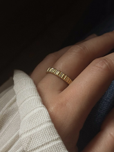 Load image into Gallery viewer, Blythe
