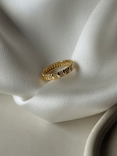 Load image into Gallery viewer, Blythe
