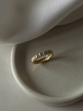 Load image into Gallery viewer, Blythe
