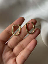 Load image into Gallery viewer, Luna (SS)
