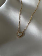 Load image into Gallery viewer, White Heart Necklace
