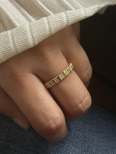 Load image into Gallery viewer, Blythe
